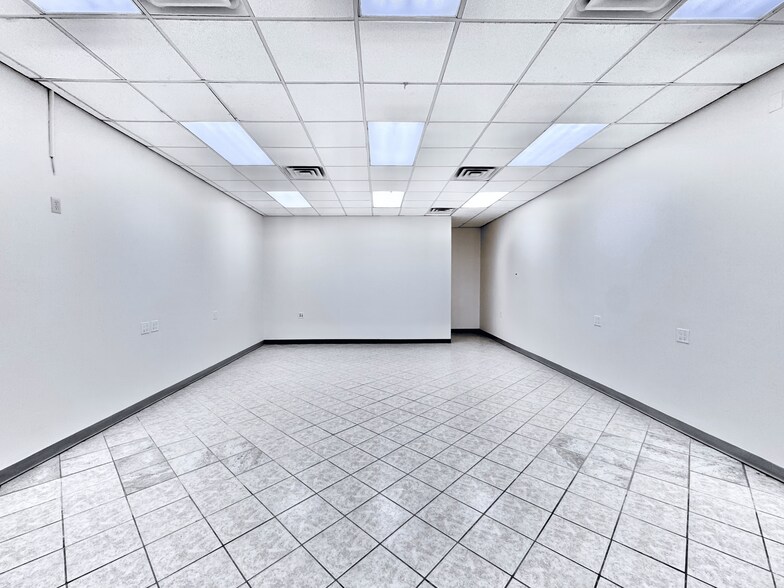 More Photos Of 1400 N Westgate Dr, Weslaco Unknown For Lease