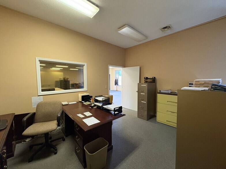 More Photos Of 1008 E Lincoln Hwy, New Haven Office For Sale