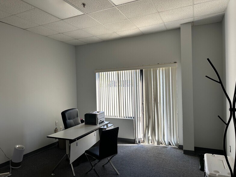 More Photos Of 4539 36th St, Orlando Warehouse For Sale