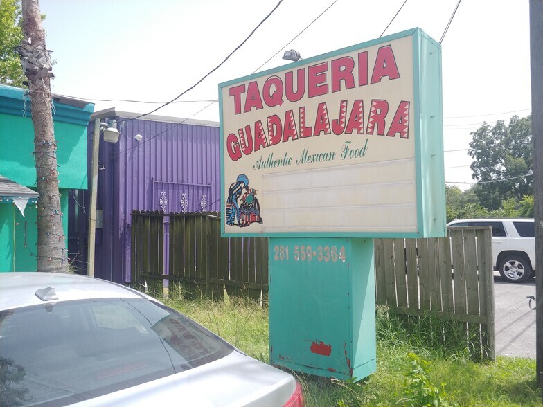 More Photos Of 127-129 Grand Ave, Bacliff Restaurant For Lease