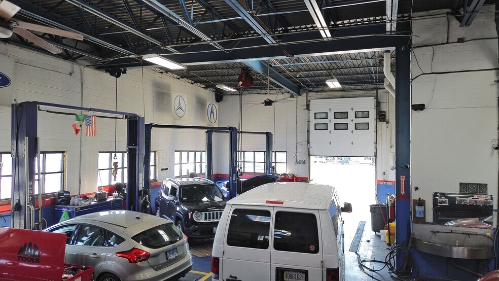 More Photos Of 5000 W Cermak Rd, Cicero Auto Repair For Sale