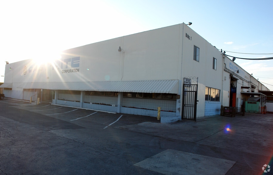 More Photos Of 15899 S San Pedro St, Gardena Manufacturing For Lease