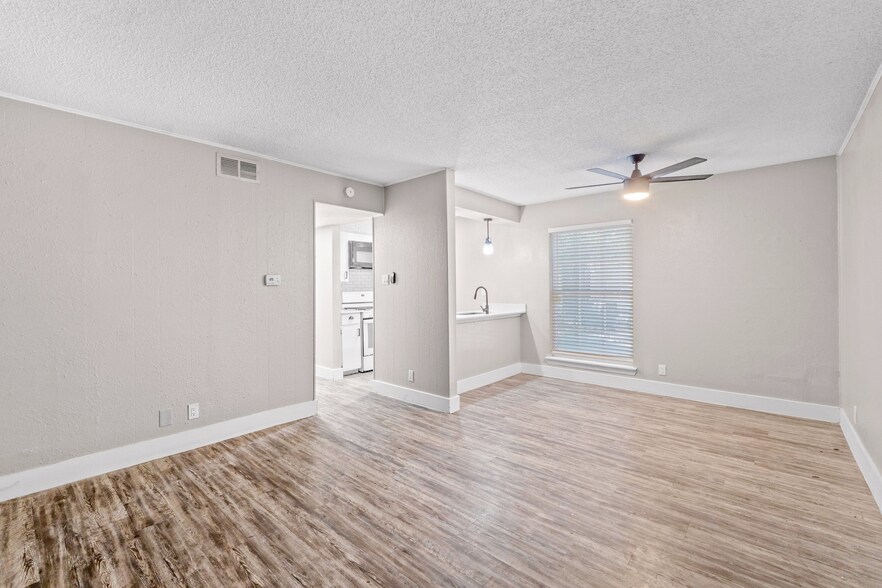 More Photos Of 1220 W Anderson Ln, Austin Apartments For Sale