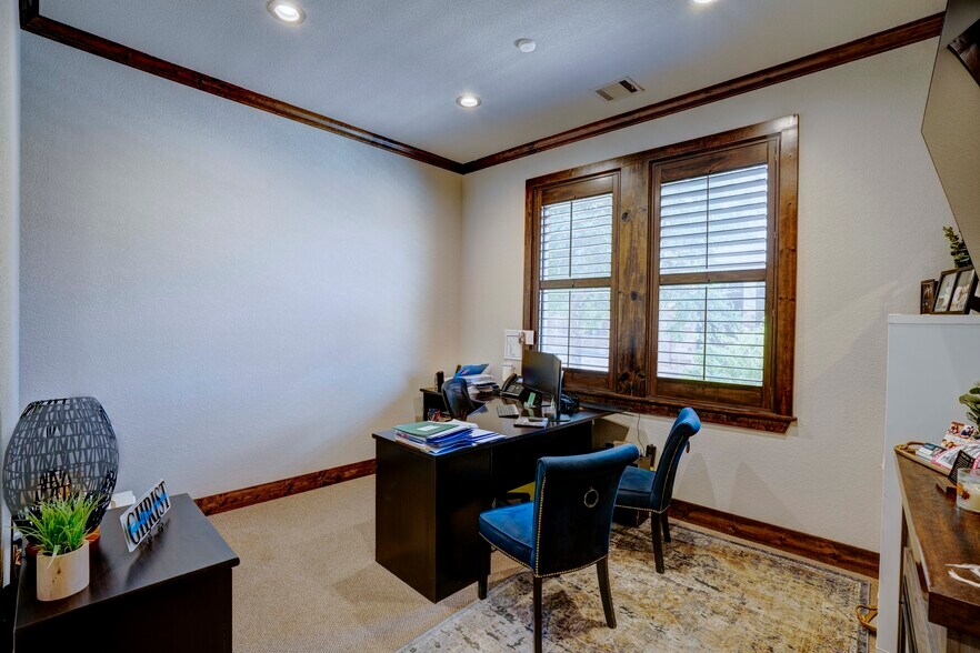 More Photos Of 9125 Belshire Dr, North Richland Hills Office For Lease