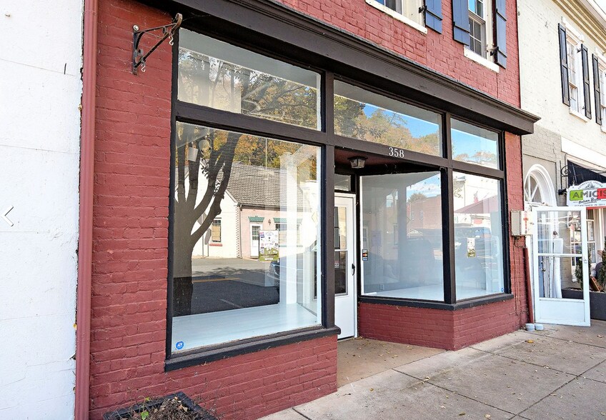 Primary Photo Of 358 Valley St, Scottsville Storefront For Lease