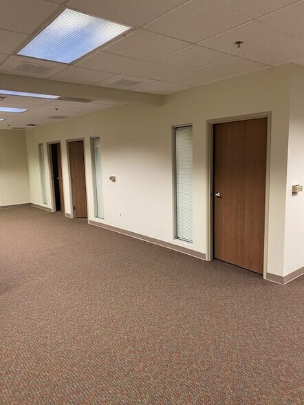 More Photos Of 112 N Centre Blvd, Marlton Unknown For Lease