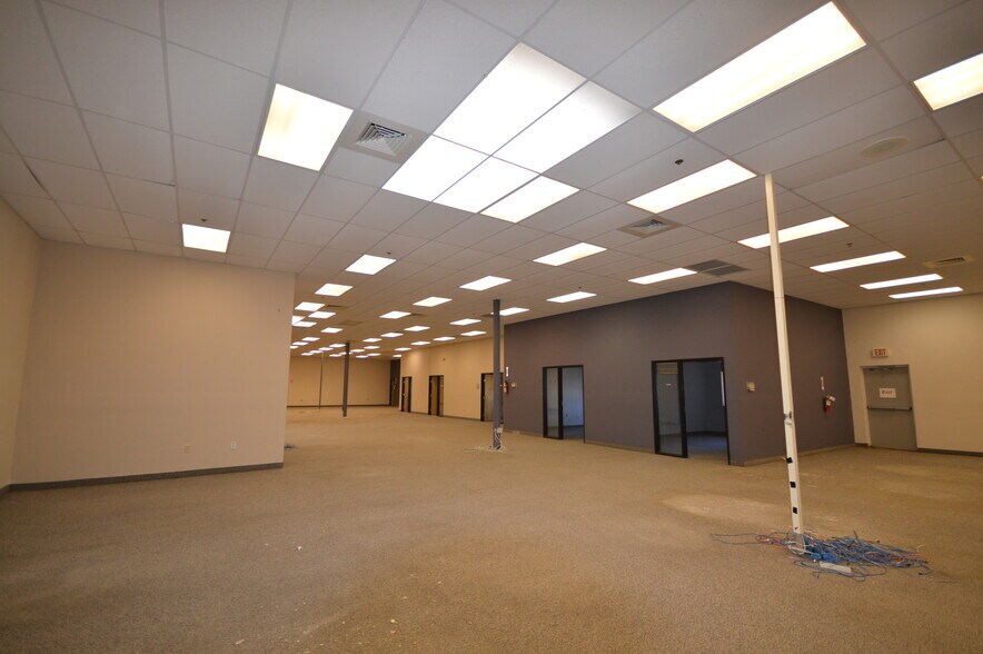 More Photos Of 3701 W Cambridge Ave, Phoenix Warehouse For Lease