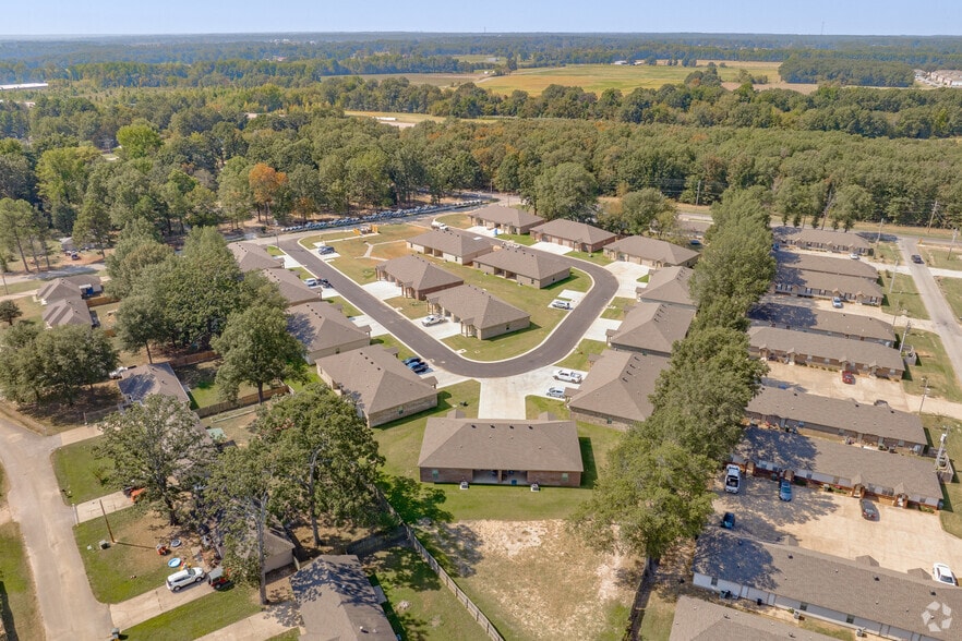 More Photos Of 404 W Matthews St, Brookland Apartments For Sale