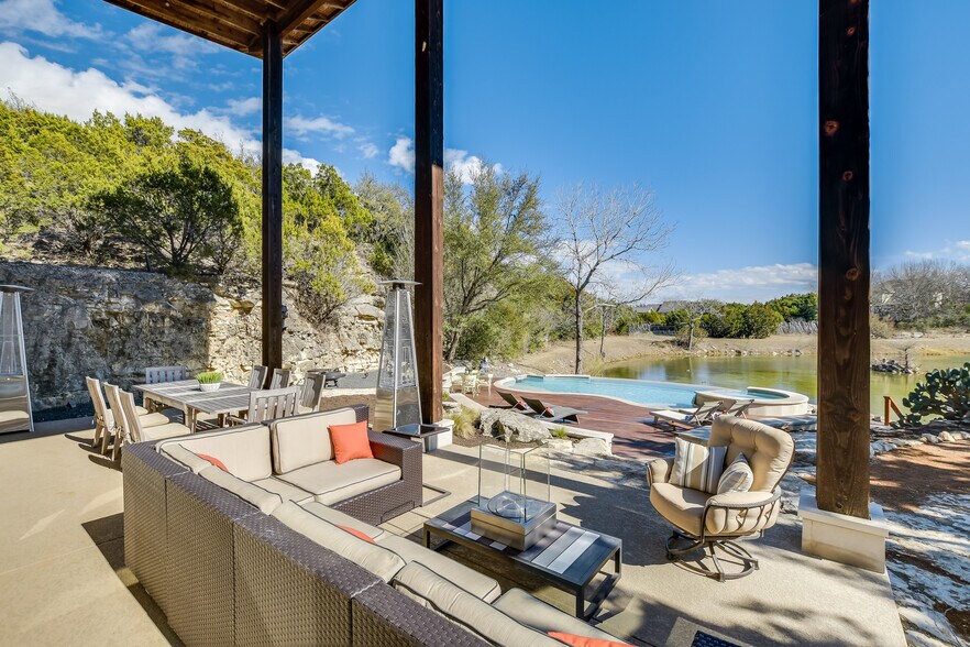 More Photos Of 610 Crystal Creek Dr, Austin Specialty For Sale