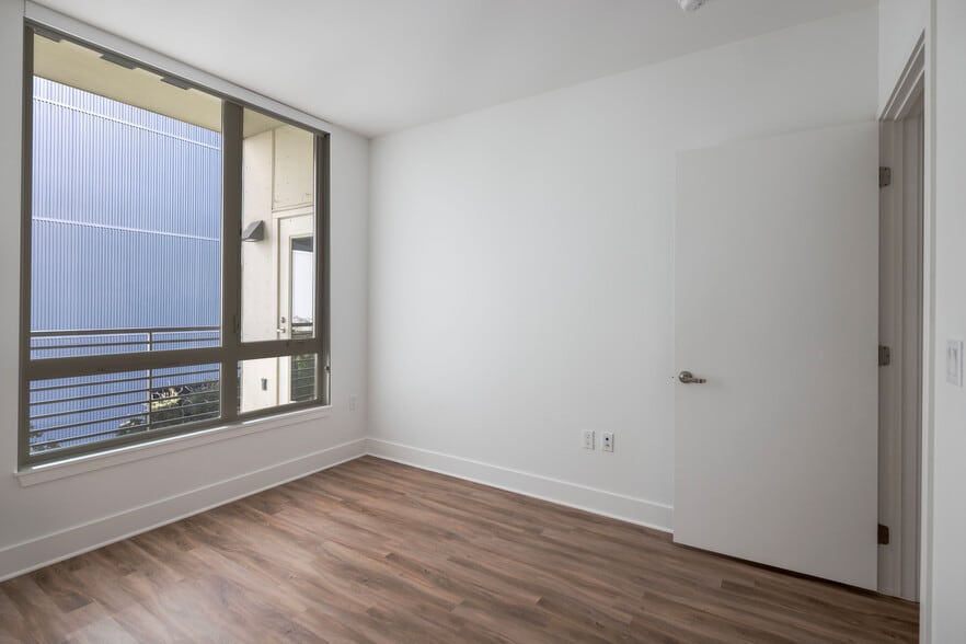 More Photos Of 121 S Frances St, Sunnyvale Apartments For Lease