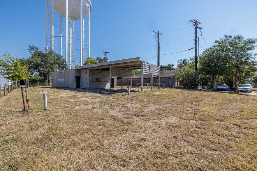 More Photos Of 3703 S College Ave, Bryan Storefront Retail Office For Sale