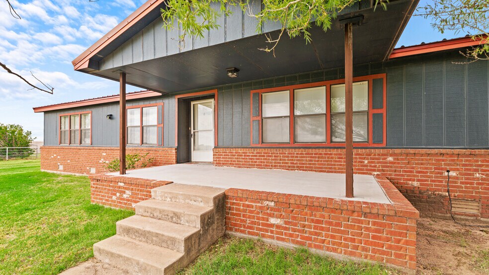 More Photos Of 20500 N 2810 Rd, Kingfisher Lodge Meeting Hall For Sale