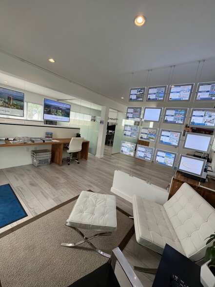 More Photos Of 6318 Biscayne Blvd, Miami General Retail For Lease