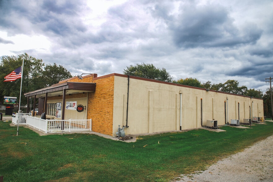 More Photos Of 9875 S Dixie Hwy, Erie Supermarket For Sale