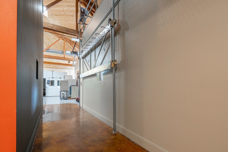 More Photos Of 1714 Broadway St, Vancouver Auto Repair For Sale