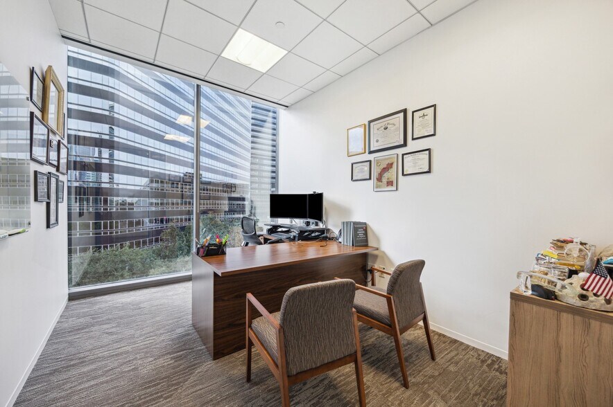 More Photos Of 1800 Post Oak Blvd, Houston Office For Lease