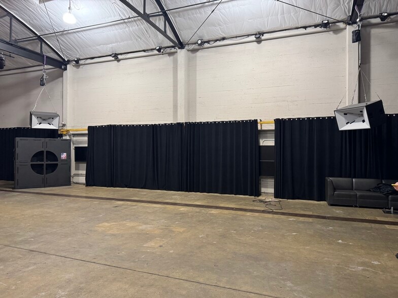 More Photos Of 1425 Folsom St, San Francisco Bar For Sale