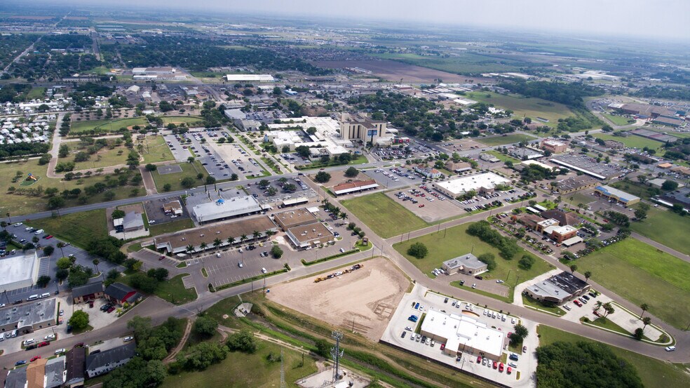 More Photos Of 1221 S 10th St, Weslaco Unknown For Lease