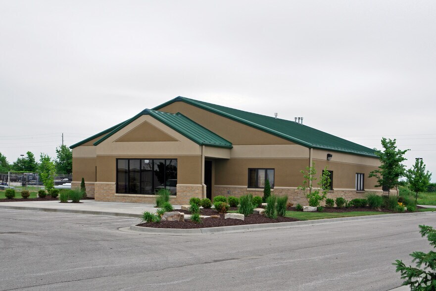 More Photos Of 17231 Bel-Ray Pl, Belton Office For Lease