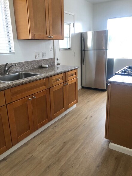 More Photos Of 3916-3920 E 3rd St, Los Angeles Storefront Retail Residential For Lease