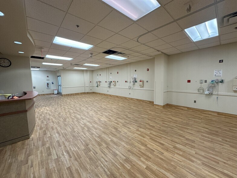 More Photos Of 1553 Chester Pike, Crum Lynne Medical For Lease