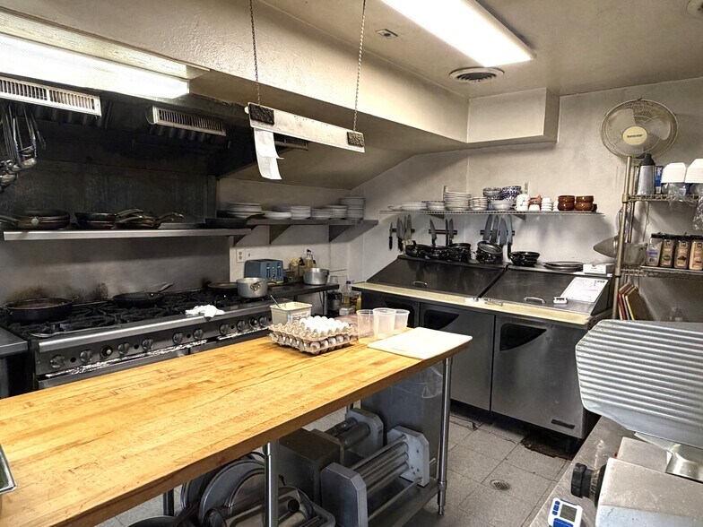 More Photos Of 1015-1019 W Colorado Ave, Colorado Springs Restaurant For Sale