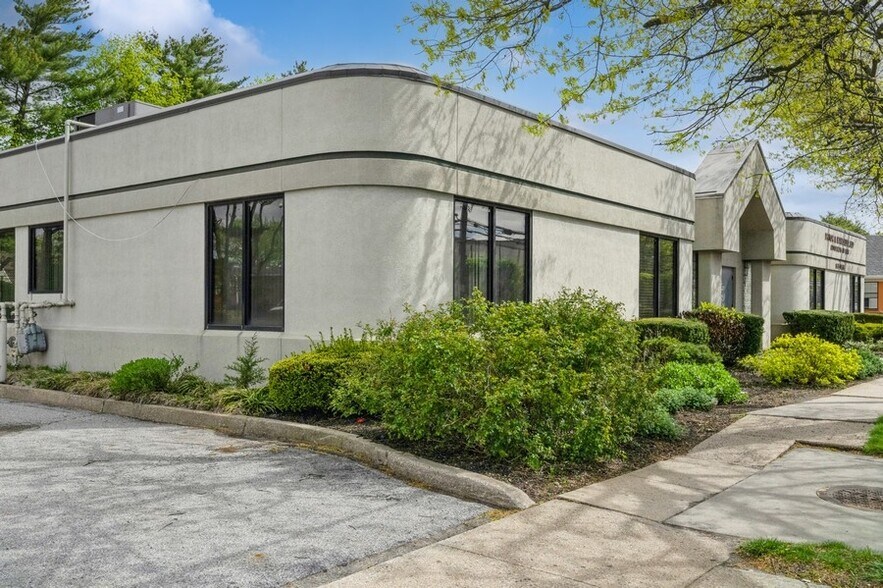 More Photos Of 675 Old Country Rd, Westbury Medical For Sale
