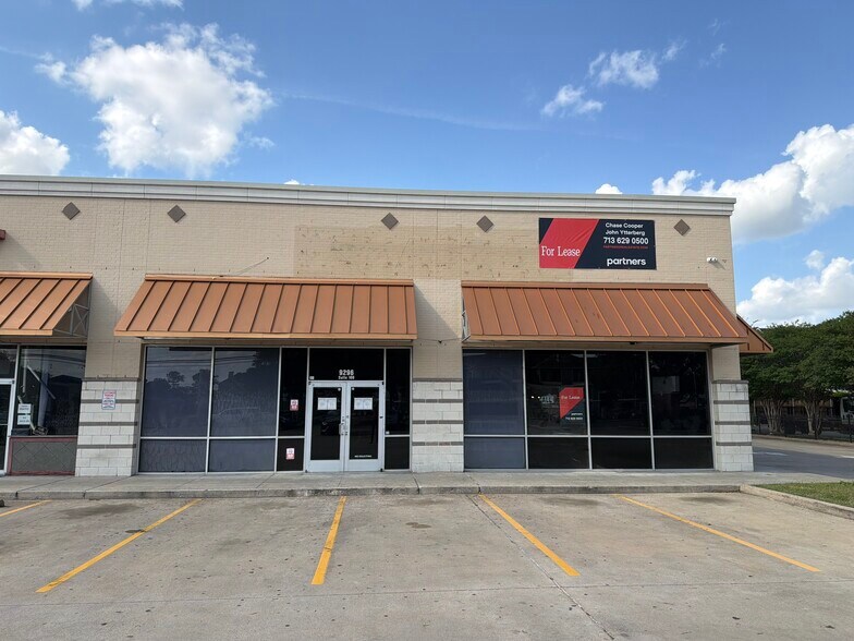 More Photos Of 9200-9296 Westheimer Rd, Houston Storefront For Lease
