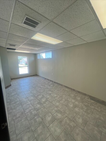 More Photos Of 324 N 19th St, Guthrie Office For Sale