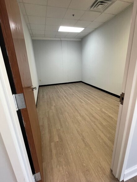 More Photos Of 1403 E Greenville St, Anderson Medical For Lease