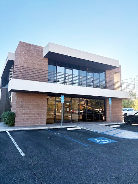 More Photos Of 73161 Fred Waring Dr, Palm Desert Office For Lease