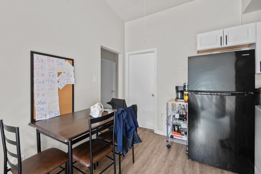 More Photos Of 3045 Bernice Rd, Lansing Apartments For Sale