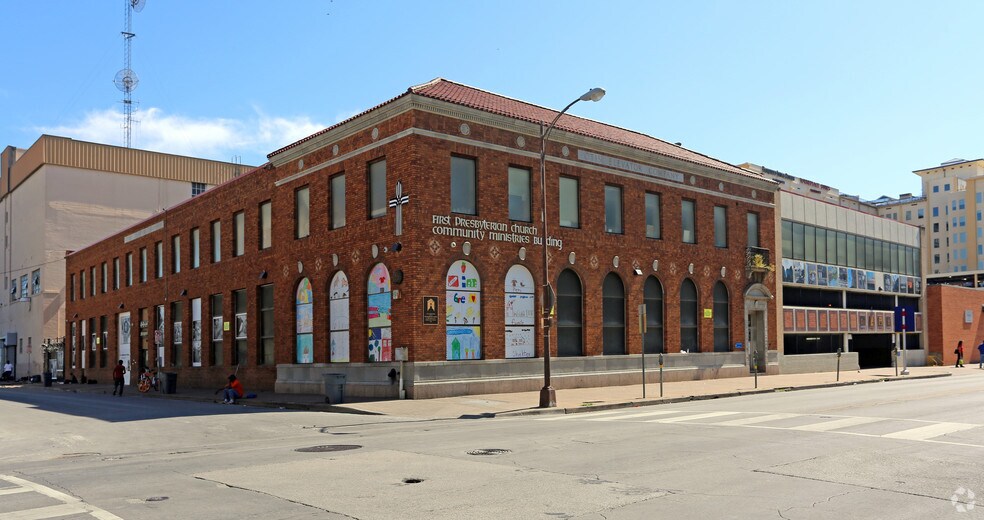 Primary Photo Of 1822 Young St, Dallas Office For Sale
