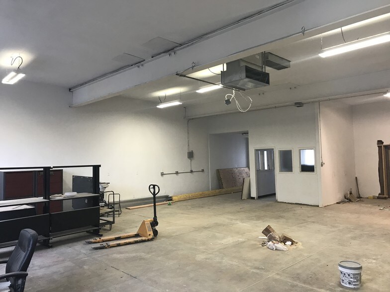 More Photos Of 735 Port Washington Blvd, Port Washington Storefront Retail Office For Lease