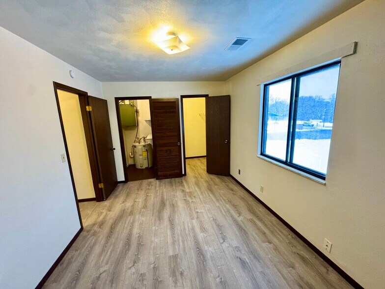 More Photos Of 901 S 74th St, Belleville Apartments For Sale