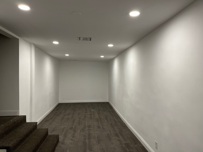 More Photos Of 5217-5223 Lankershim Blvd, North Hollywood Storefront Retail Office For Lease