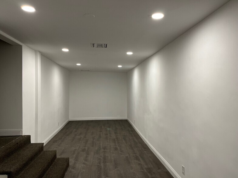 More Photos Of 5217-5223 Lankershim Blvd, North Hollywood Storefront Retail Office For Lease