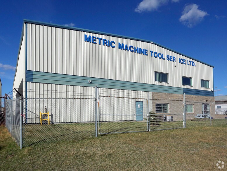 More Photos Of 854 78th Ave NW, Edmonton Flex For Sale