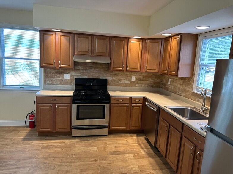 More Photos Of 221 Chestnut St, Toms River Multifamily For Sale