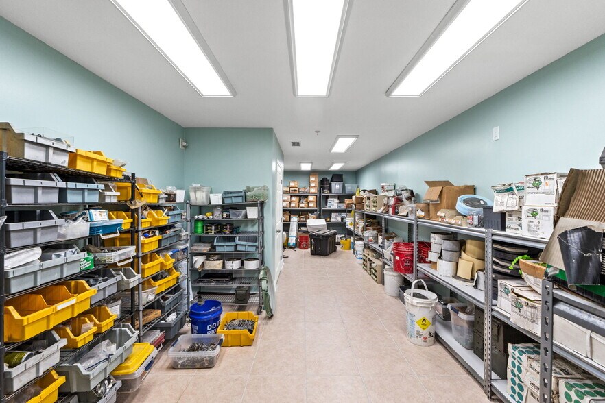 More Photos Of 5420 Hickory St, Panama City Office For Sale