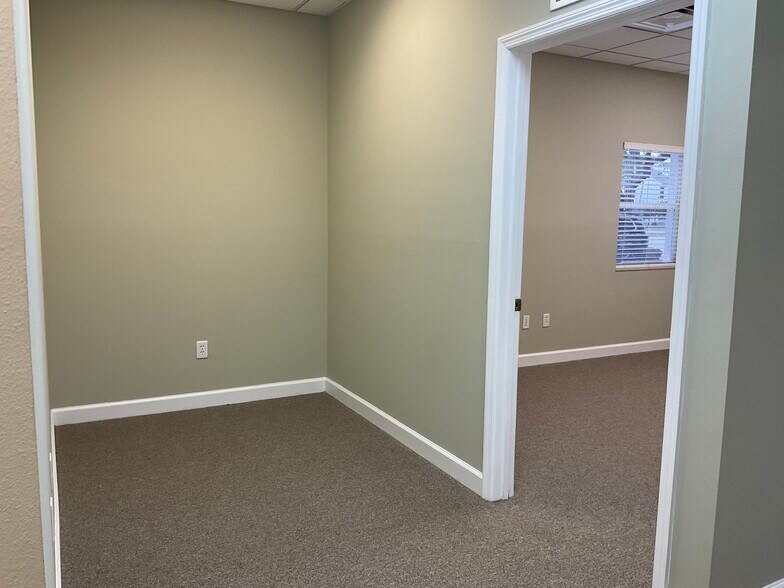 More Photos Of 955 E Martin Luther King Junior Dr, Tarpon Springs Medical For Lease