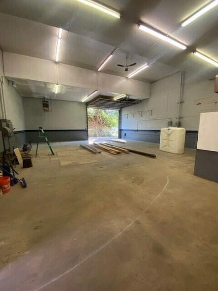 More Photos Of 2115 E 45th St, Indianapolis Light Manufacturing For Sale