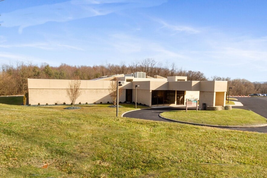 More Photos Of 2460 Lee Hwy N, Pulaski Healthcare For Sale