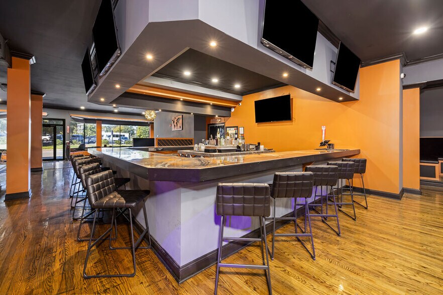 More Photos Of 3014 Memorial Ave, Lynchburg Restaurant For Sale