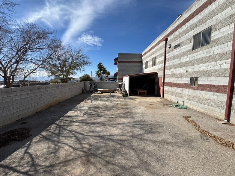More Photos Of 1642 Carse Dr, Boulder City Warehouse For Sale