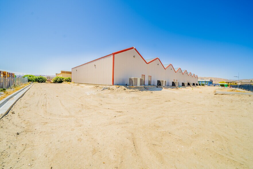 More Photos Of 65253 San Jacinto Ln, Desert Hot Springs Warehouse For Sale