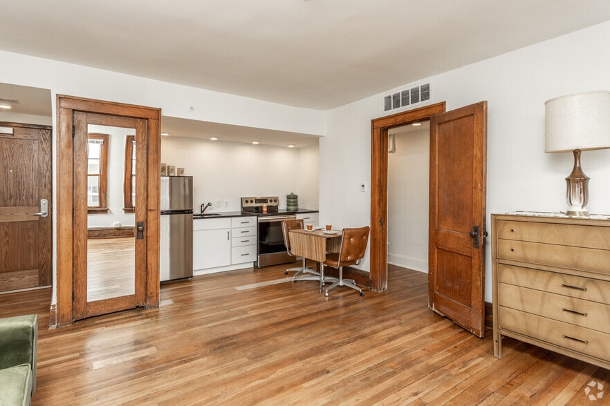 More Photos Of 1729 Grand Ave, Des Moines Apartments For Sale