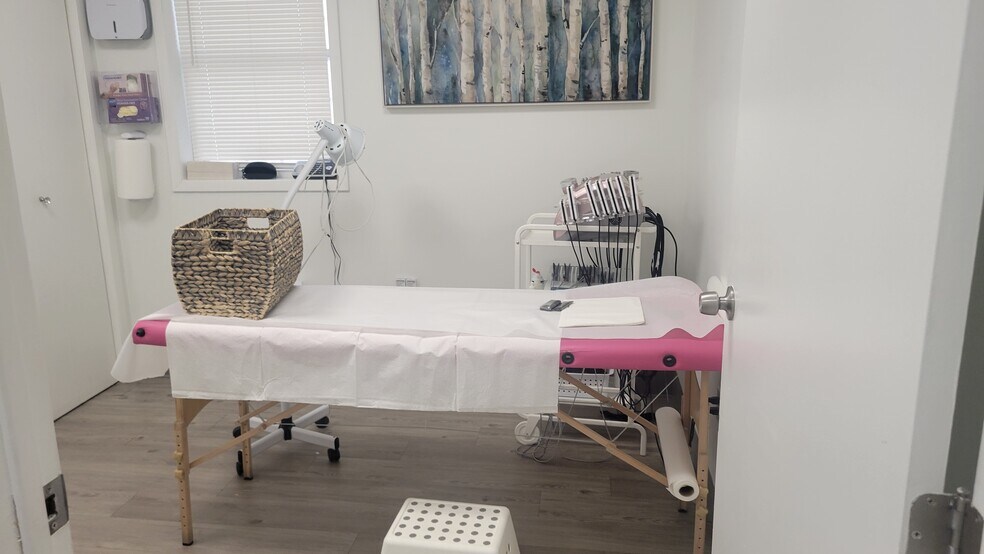 More Photos Of 365 Broadway, Amityville Medical For Lease