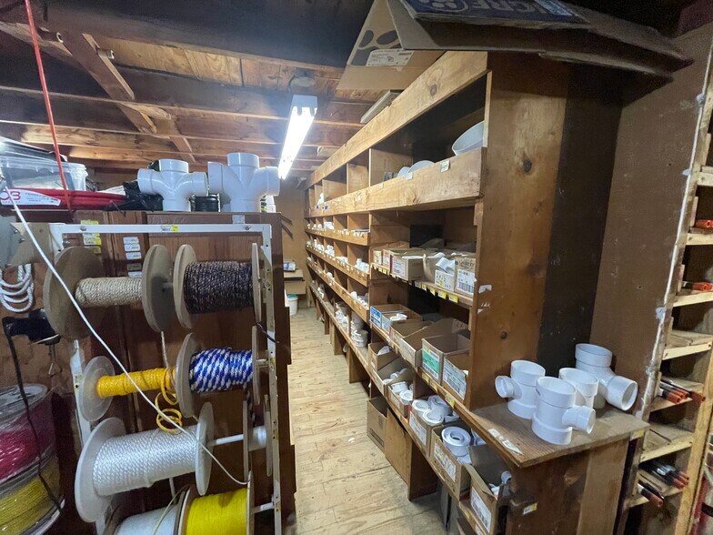 More Photos Of 626 Hunter Ave, Boswell Flex For Sale