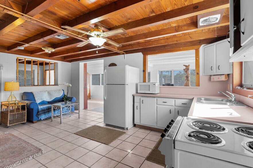 More Photos Of 27001 Overseas Hwy, Cudjoe Key Garden Center For Sale